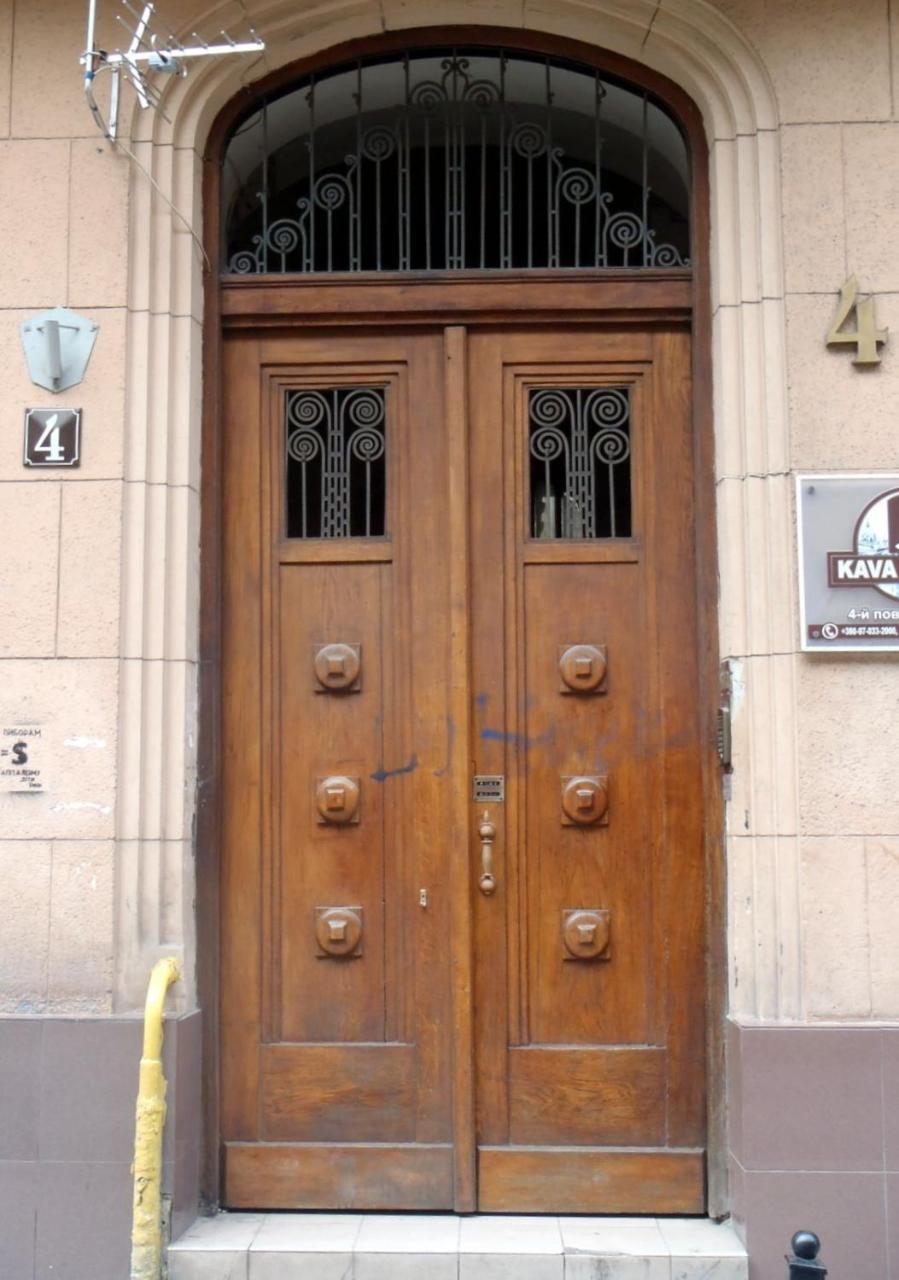 Apartment On Kovzhuna Street Lviv Exterior photo